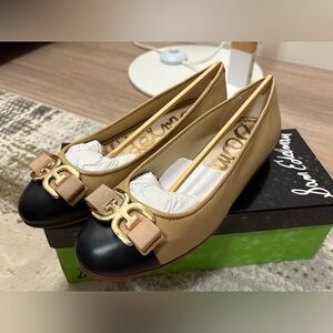 Sam Edelman Tan and Black Flats with Gold Detail Size 7.5